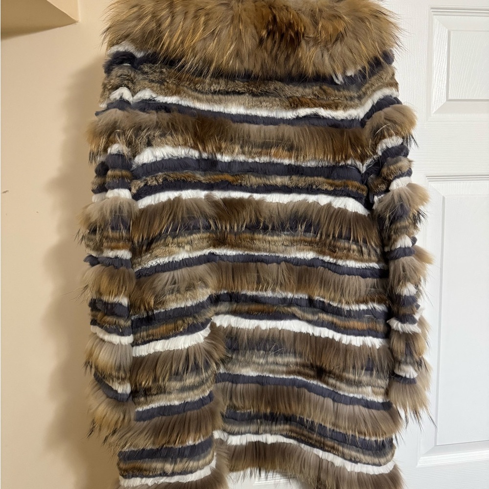 Fur Striped Jacket - Raccoon and Rabbit - Picture 6 of 7